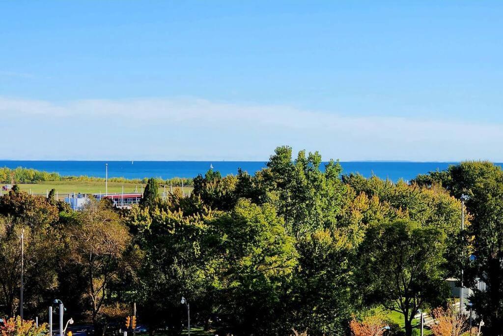 Lakeview Condo In Downtown With Free Parking. Toronto Esterno foto